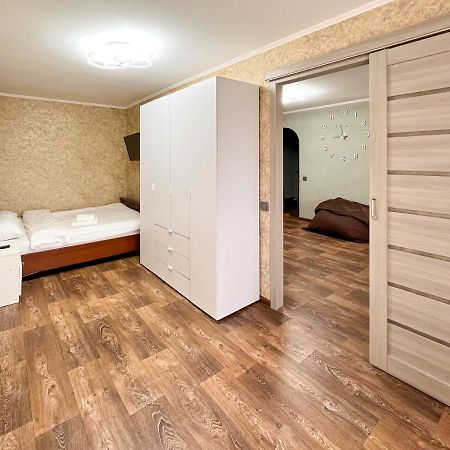 "Domino" 4 Apartments Charkiv Exteriör bild